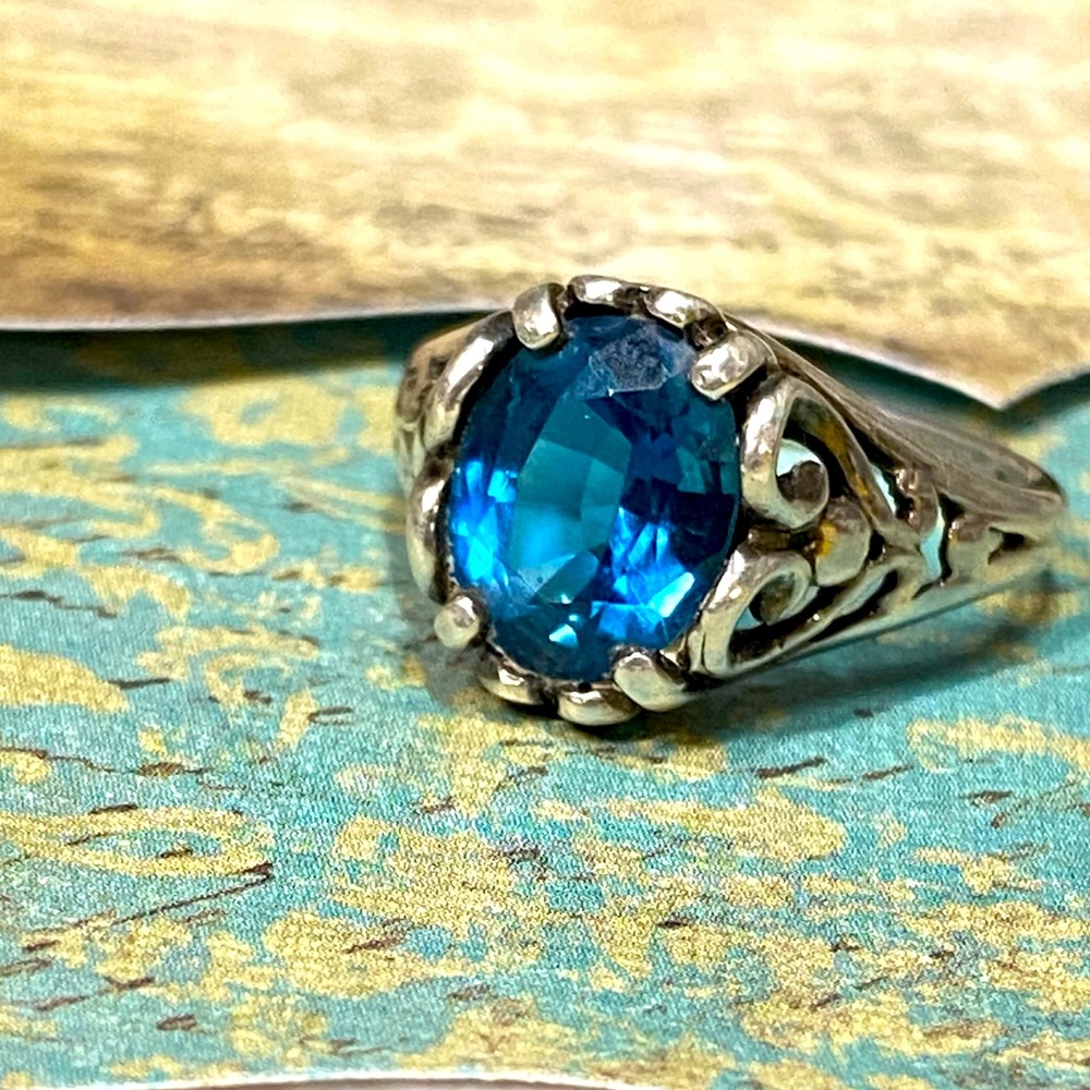 Beautiful Vintage Kabana Blue Topaz & Sterling Silver Ornate Ring
